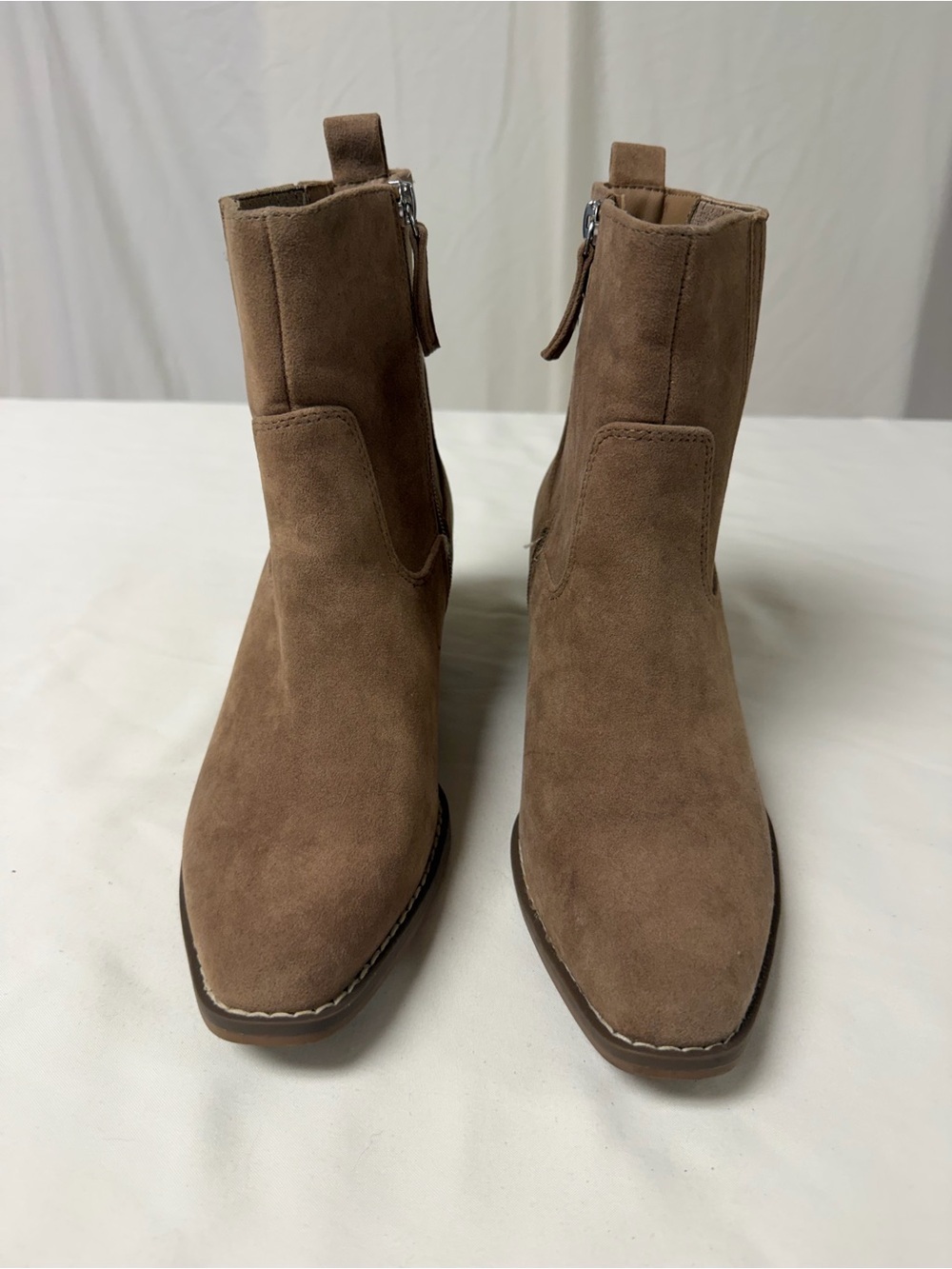 Universal Thread Women’s Faux Suede Boots W/Inside Zipper Size 7.5 RN17730